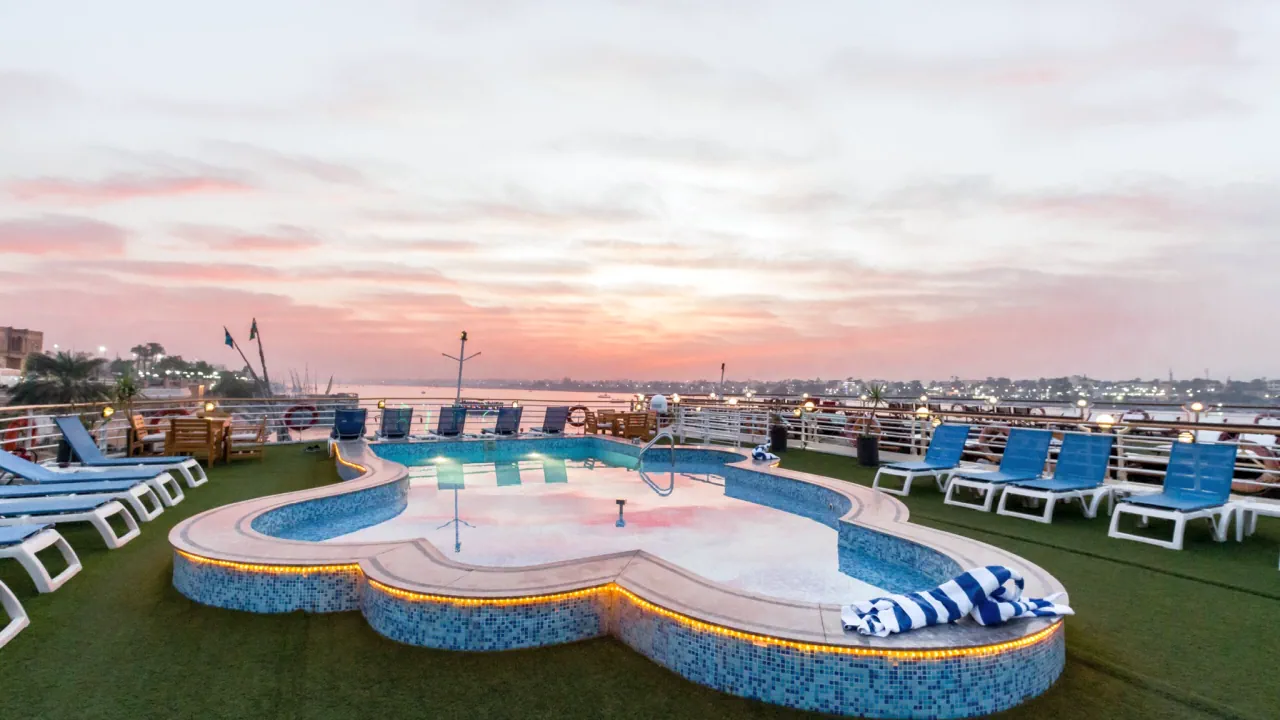 رحلة الباخرة بلو شادو I